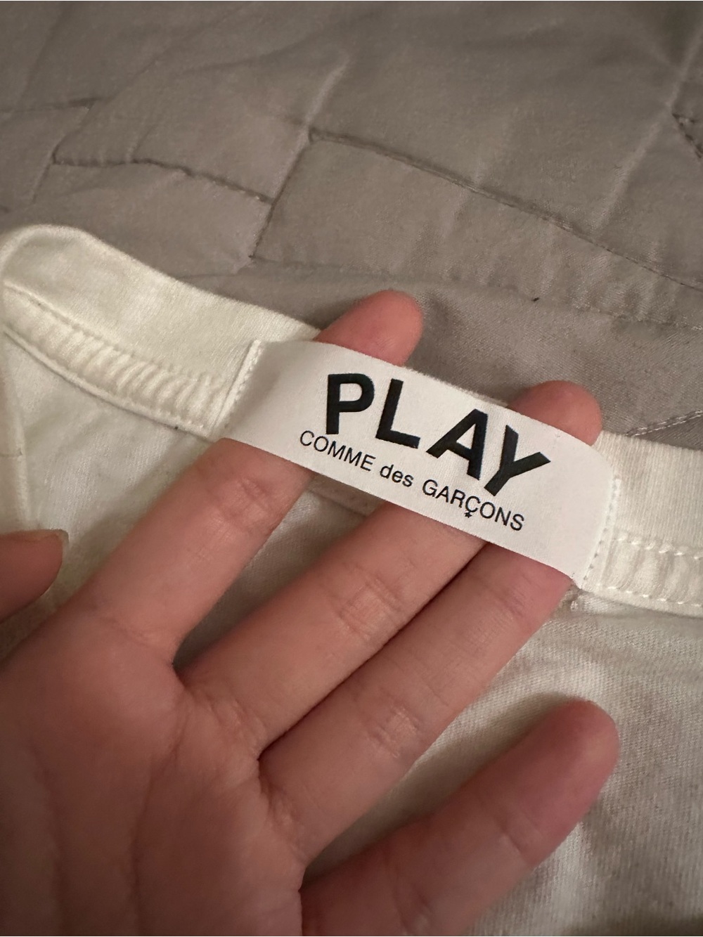 Comme Des Garcons Play White Shirt Red Heart Womens Small - Picture 3 of 5